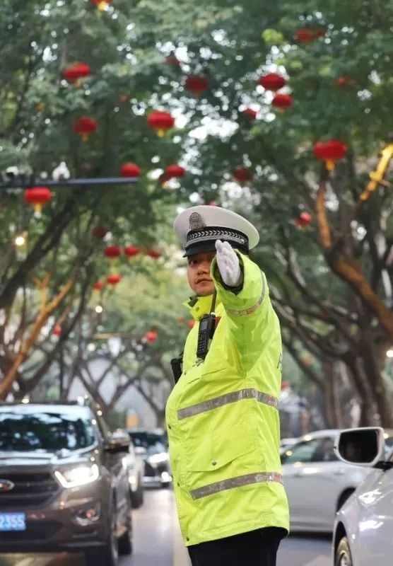 中心城區(qū)中小學(xué)春季開學(xué)交通出行提示 __出行提示