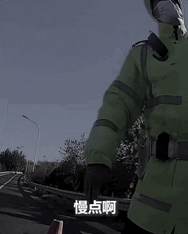 摩托車違反禁行規(guī)定_禁行_交警暖心放行