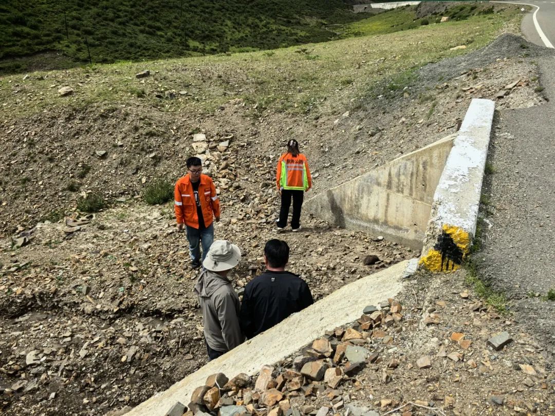 養(yǎng)護工區(qū)安全檢查_公路養(yǎng)護月度考核_路況