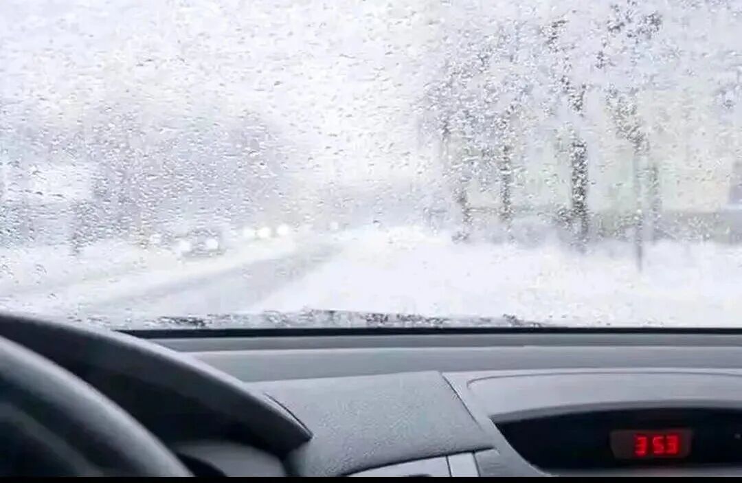 駕駛雪天車輛的安全技巧_出行提示_駕車出行前的準(zhǔn)備