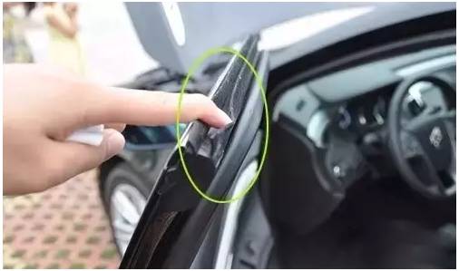 大風天氣行車安全注意事項_大風天氣車輛行駛技巧_出行提示