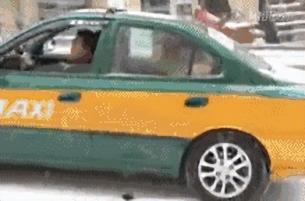 雪天路面行車指南_出行提示_降雪天氣道路安全